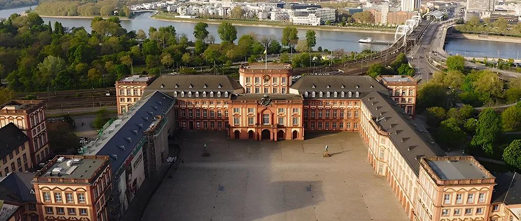 Mannheim Üniversitesi Barok Sarayı kampüsü